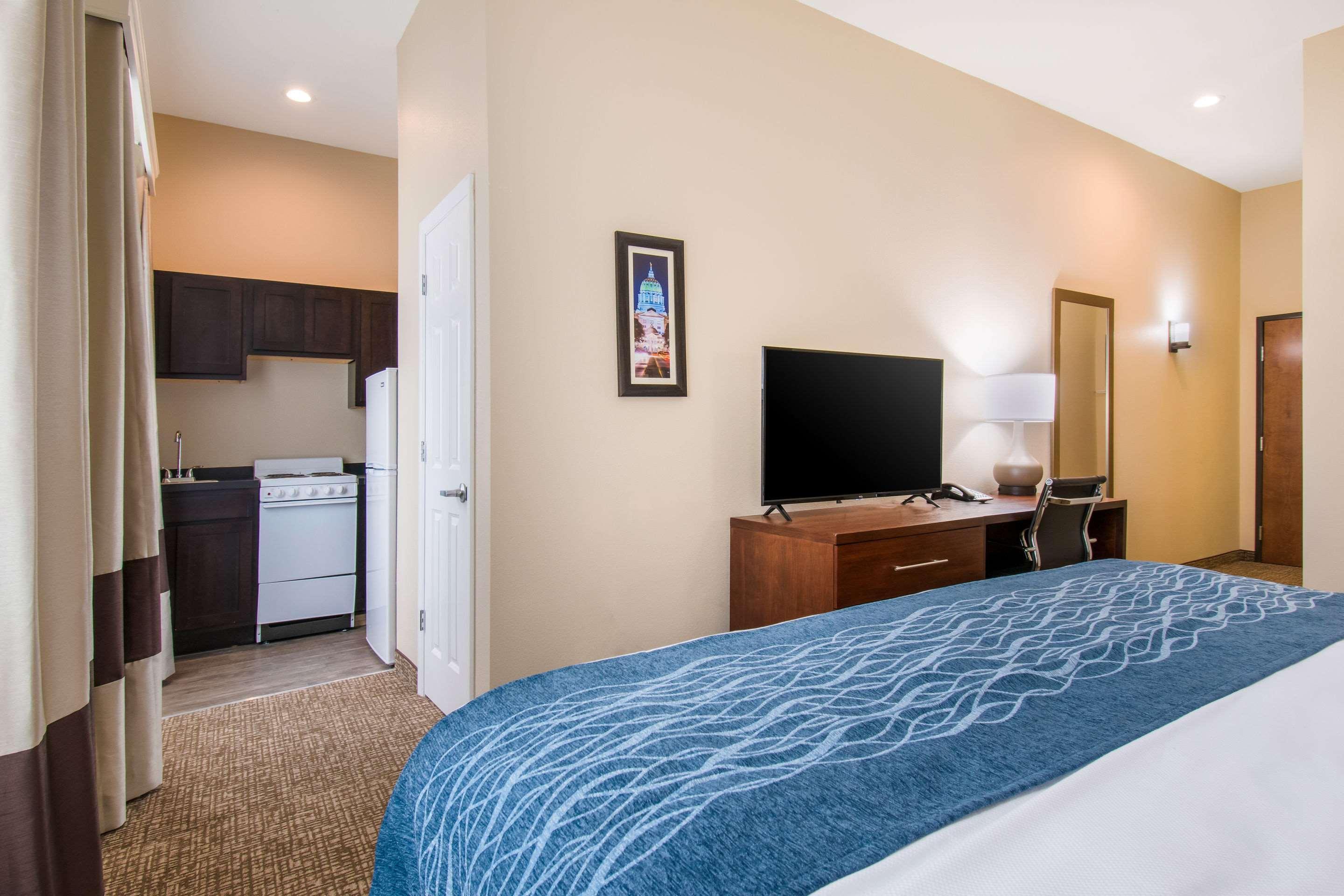 Comfort Inn & Suites Harrisburg - Hershey West Экстерьер фото