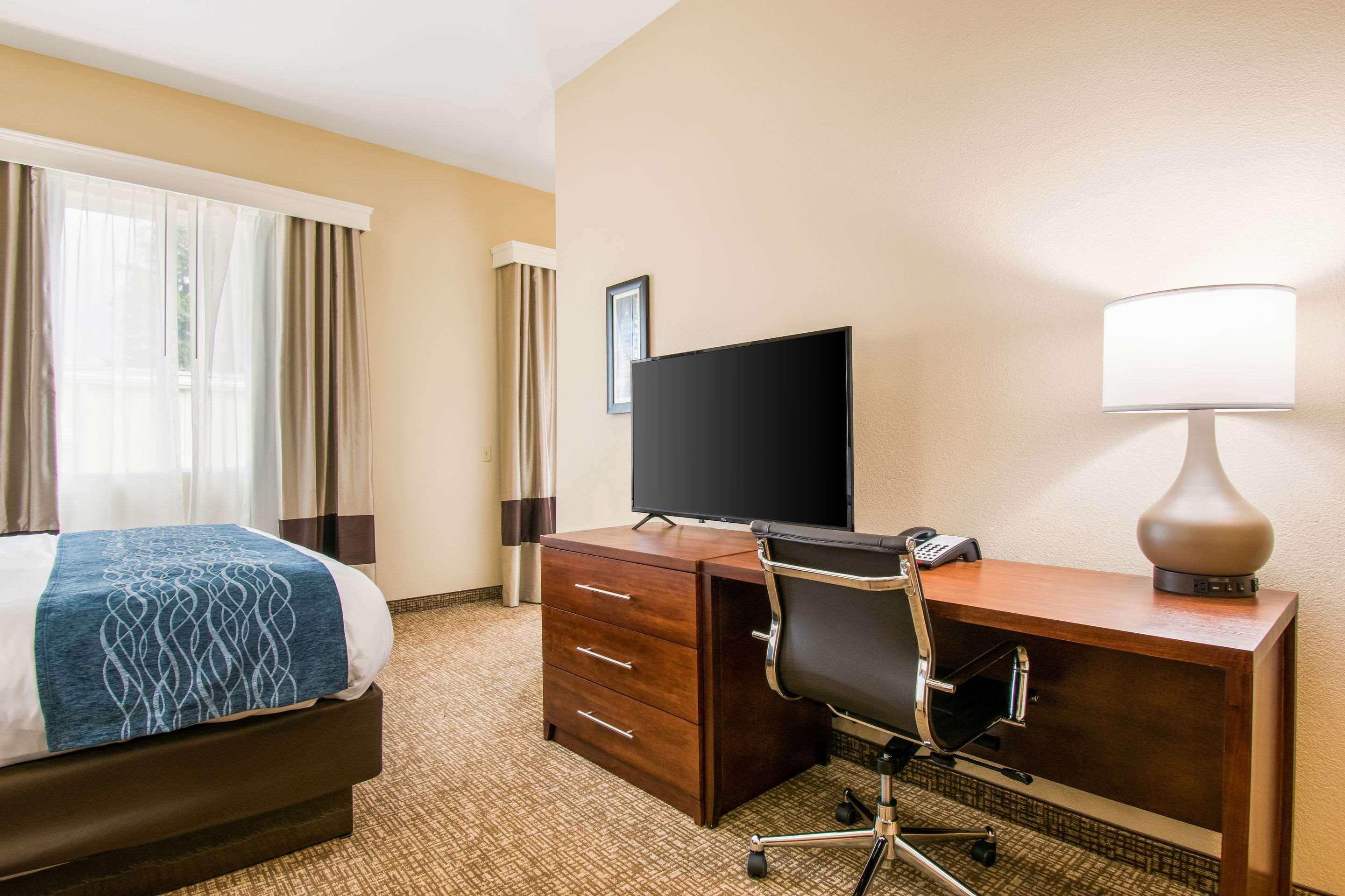 Comfort Inn & Suites Harrisburg - Hershey West Экстерьер фото