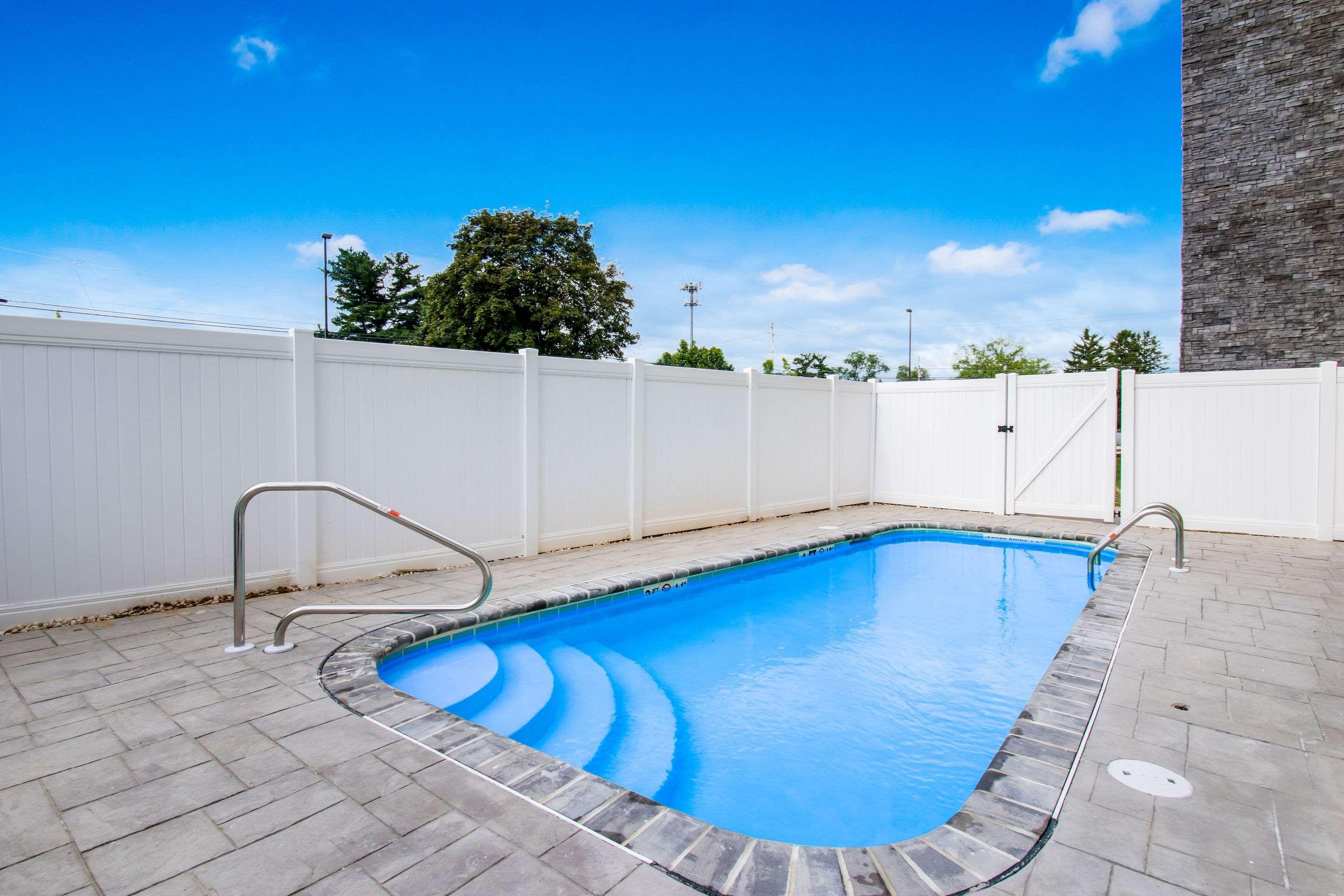Comfort Inn & Suites Harrisburg - Hershey West Экстерьер фото