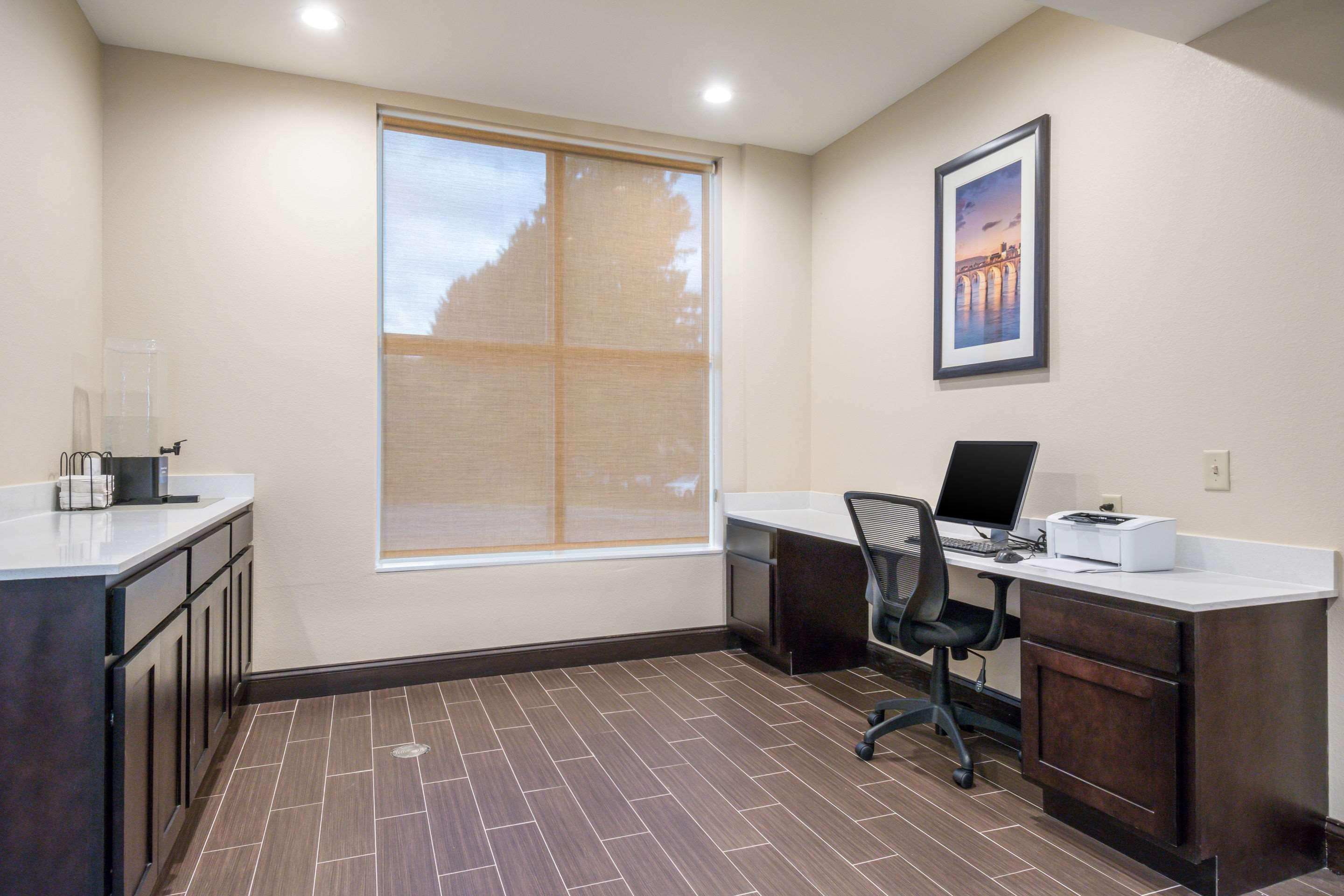 Comfort Inn & Suites Harrisburg - Hershey West Экстерьер фото