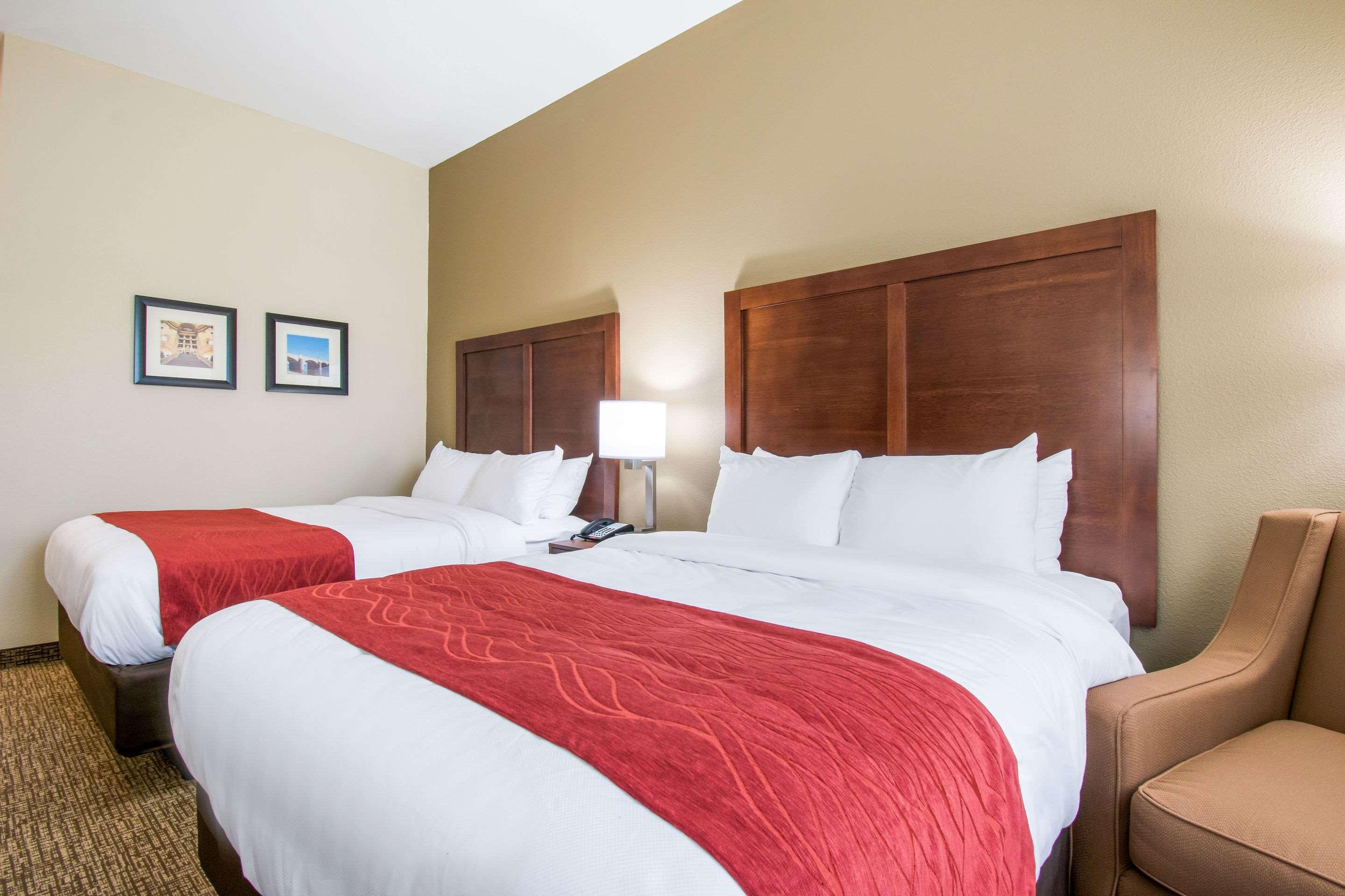 Comfort Inn & Suites Harrisburg - Hershey West Экстерьер фото