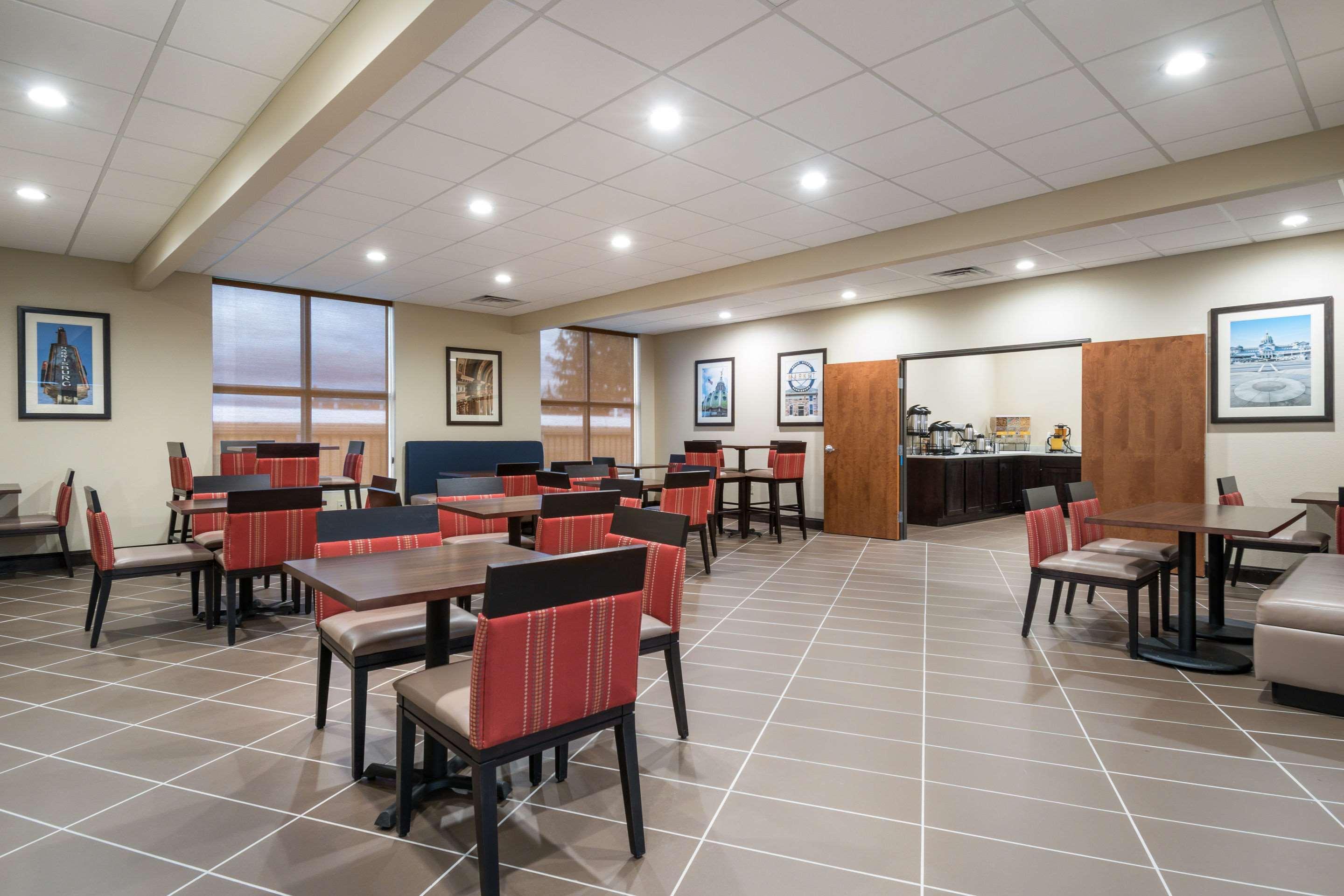 Comfort Inn & Suites Harrisburg - Hershey West Экстерьер фото